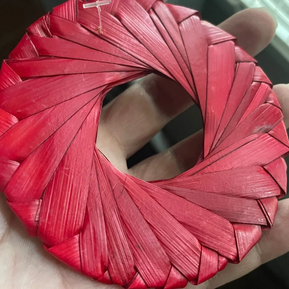 Crate & Barrel Napkin Rings Tropic Palm‎ Natural lot 8 red Handmade raffia NEW
